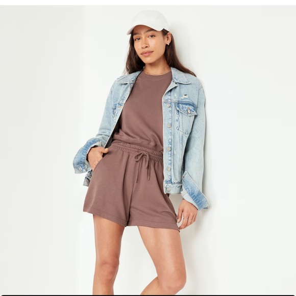 NWT OLD NAVY Extra High-Waisted Terry Shorts -- 3-inch inseam WARM TAUPE - Picture 4 of 5